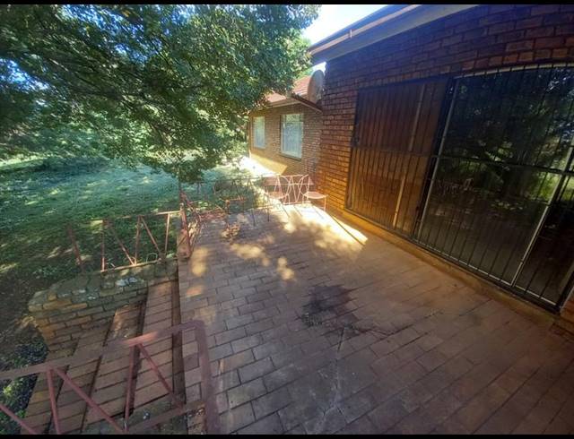 4 BEDROOM HOUSE FOR SALE IN LAERSDRIF